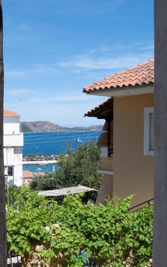 Agapi 'S Place Pylos Buitenkant foto